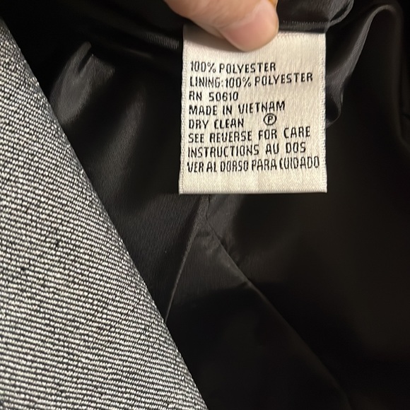 Ladies two piece skirt suit - Picture 6 of 6